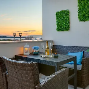 Apartment Stella Maris 2bdr, Balcony, Sea View, Garage, Bbq, Zadar